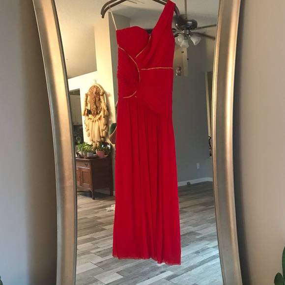 Red Flowy Formal Dress - Picture 4 of 9